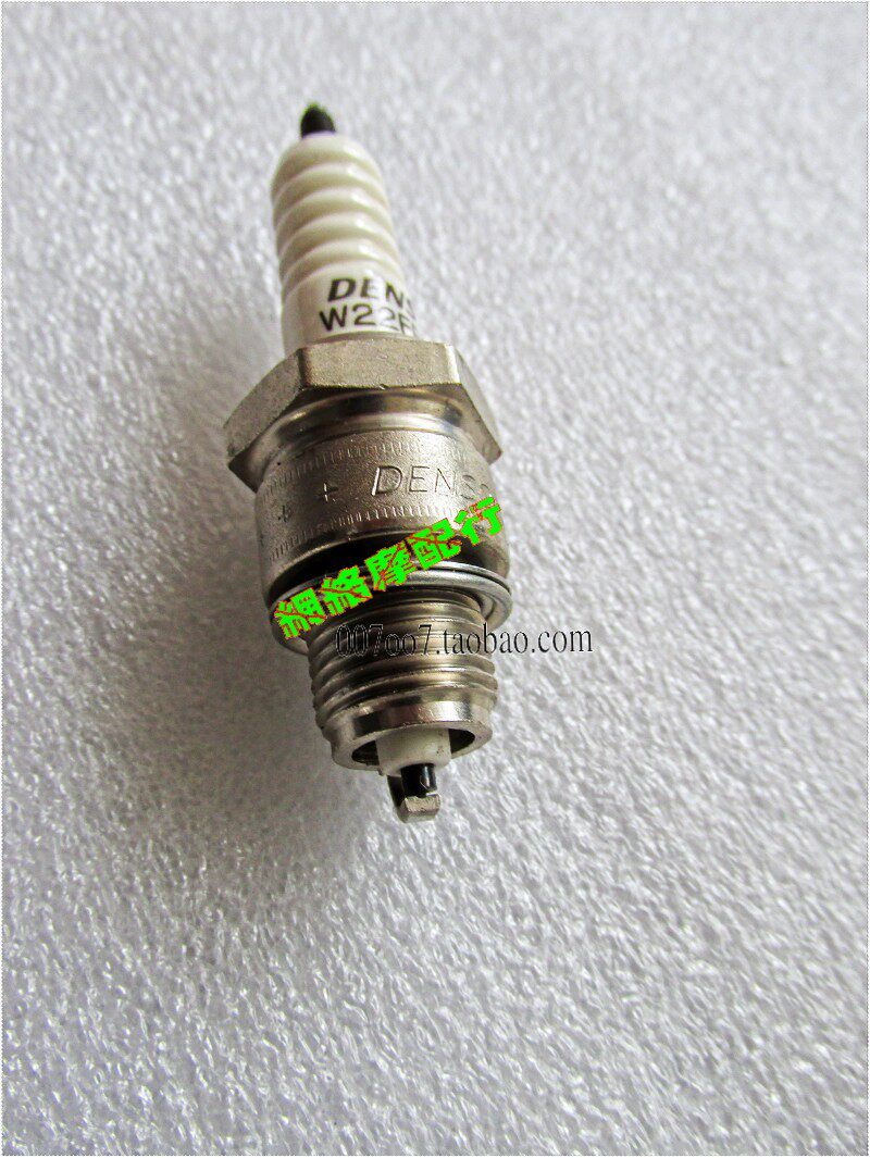 Nippon DENSO is suitable for two-stroke Mulan 50 Qianjiang Grand Louis JOG 50 90 spark plugs