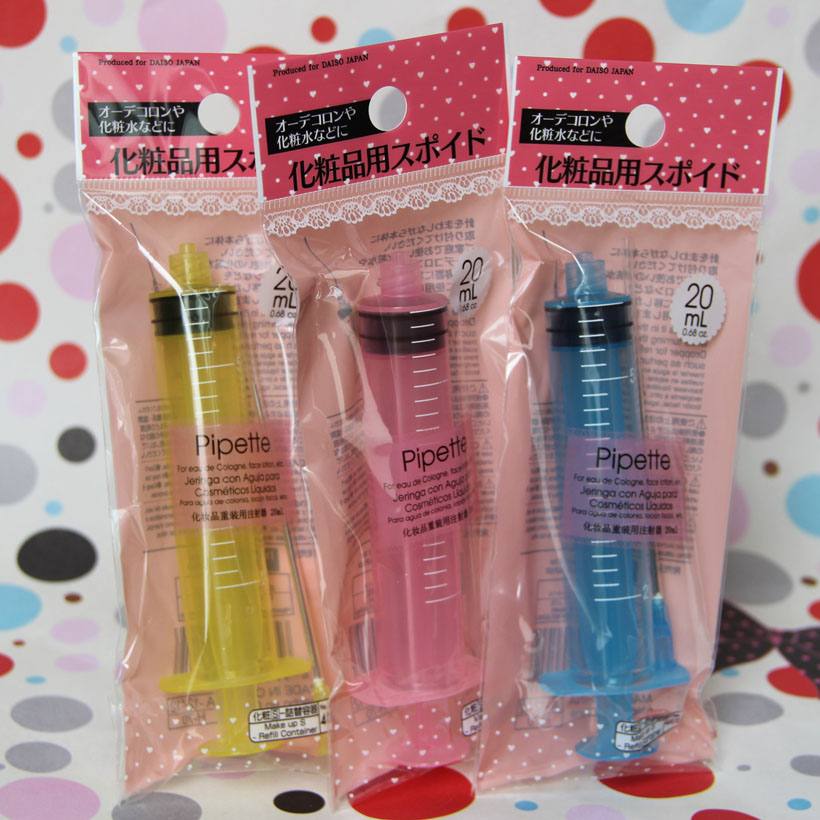 [USD 7.94] Japan daiso syringe type cosmetic packaging tool 20ML