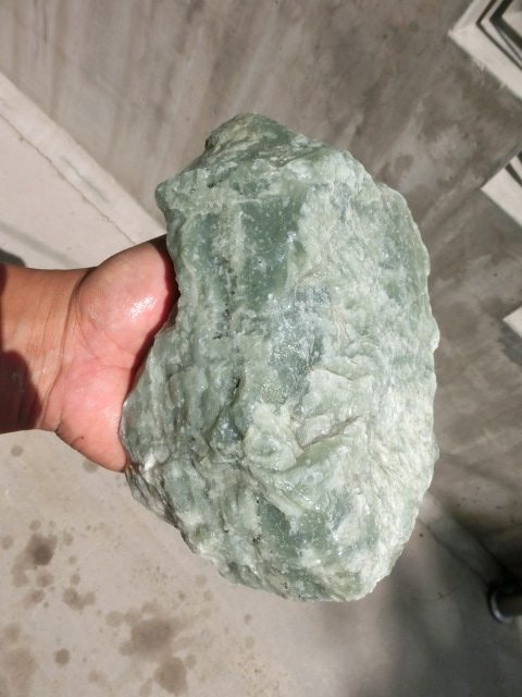 150908 jade raw material bare stone natural raw stone Qinghai Kunshan jade material Qingbai jade 2 5 kg