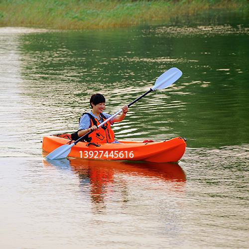 Single-man kayak kayak plastic boat Manbo banana boat canoe surfing leisure platform boat