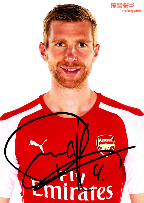 Mortsak Arsenal's 2014-15 season pro-pen signature official photo