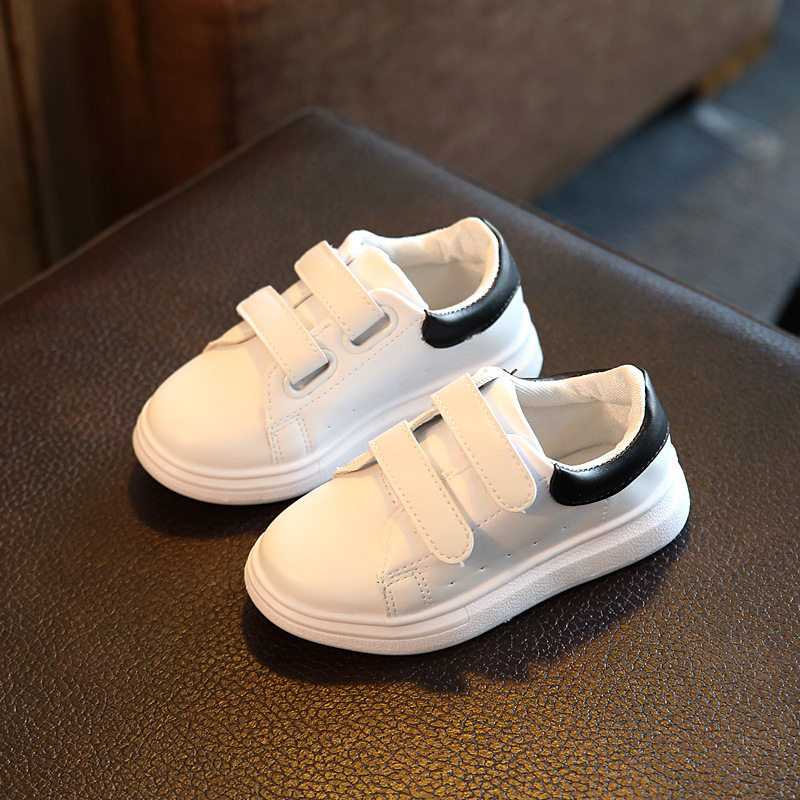 kids white gym shoes