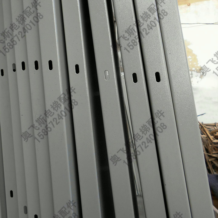 Elevator separated door panel floor hall door car double-folding spray paint 304 stainless steel door cover Mitsubishi Thumbent Thunda accessories
