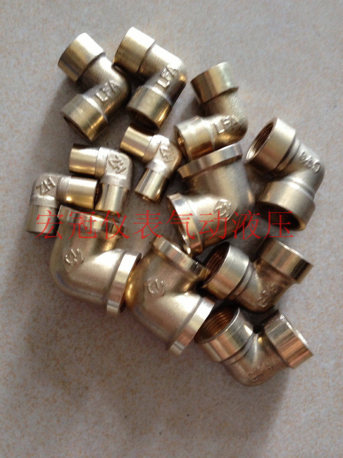 All-copper inner wire 90-degree elbow inner tooth elbow inner thread elbow plumbing accessories copper joint 4 points DN15