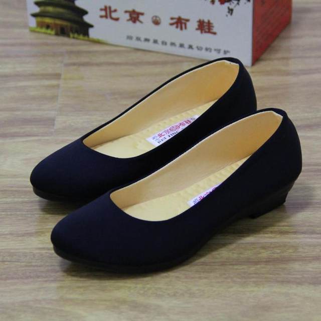 Authentic old Beijing cloth shoes for women, single spring and autumn style, hotel etiquette, soft sole, non-slip, comfortable, black work