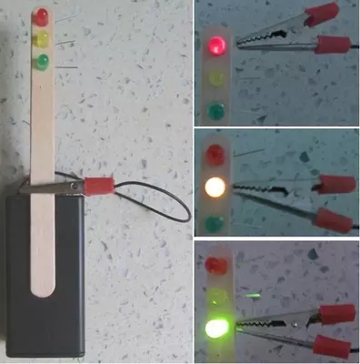 Students handmade DIY homemade traffic light models Children's technology Small making intellect assembled traffic facilities Toys