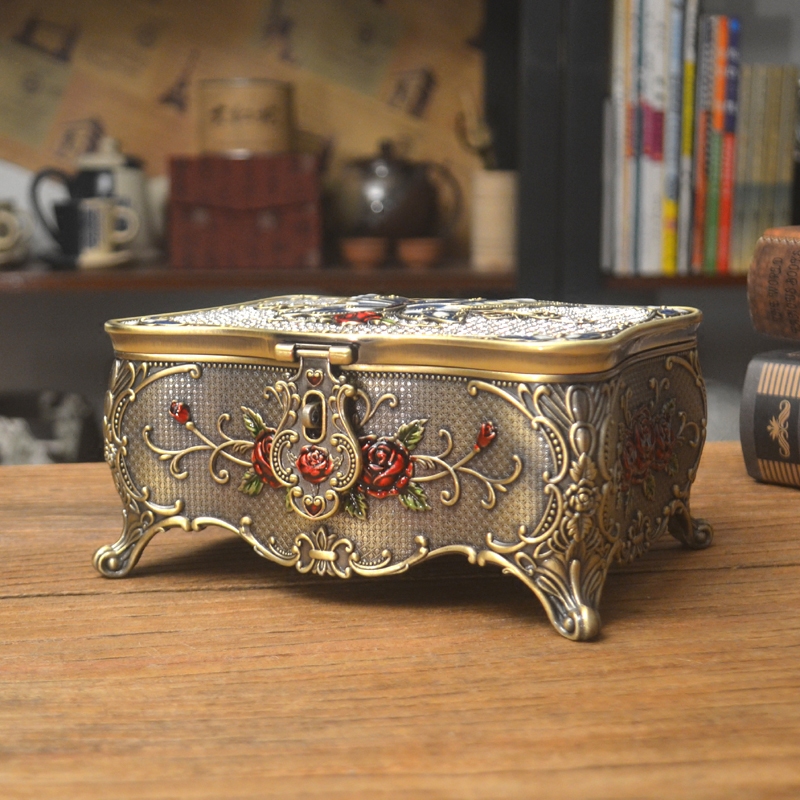 Exquisite European-style jewelry box green bronze jewelry box home model room decoration supplies storage box