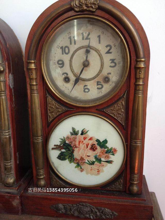 Old objects Cultural Revolution Old Bell Clock to set up old Shanghai Nostalgic Decoration Project Collection