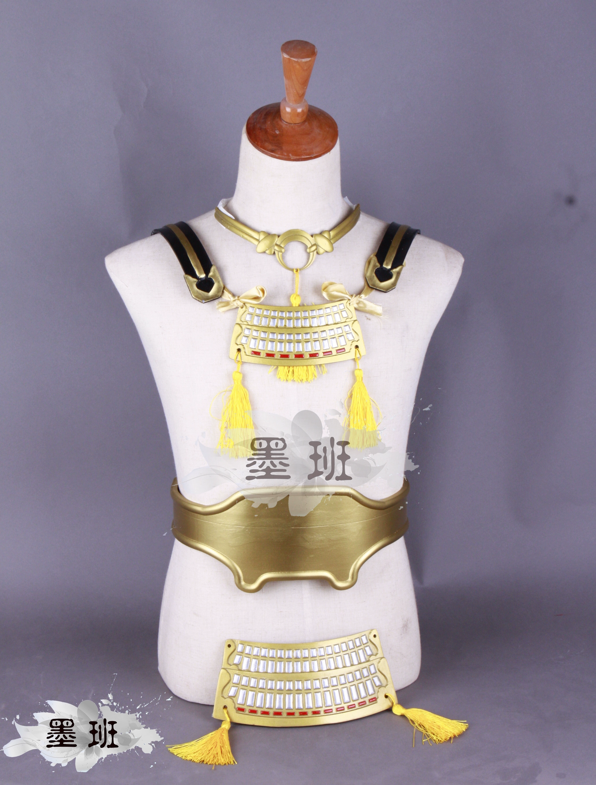 Moban đạo cụ cosplay tại chỗ kiếm nhảy múa ba ngày rưỡi Zong gần áo giáp đầy đủ phụ kiện quần áo - Cosplay