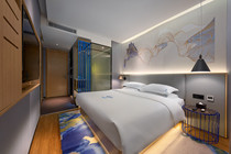 Liv Hotel(Pazhou Convention and Exhibition Center Chigang Subway Station Guangzhou Tower Branch)Liya Big Bed Room