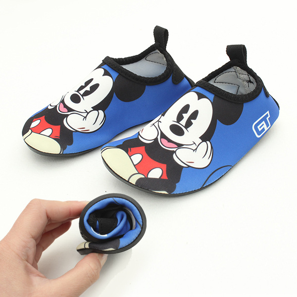 Male and female children cartoon ultra light beach shoes non-slip diving snorkeling swimming shoes barefoot and soft shoes light
