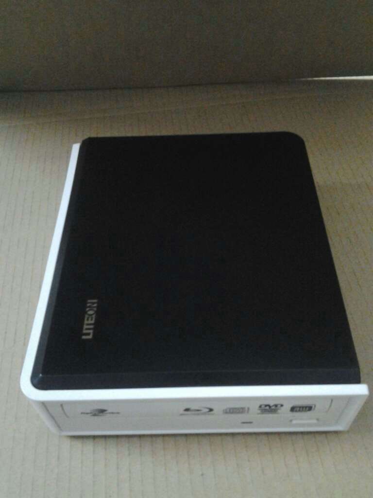 {photoengraving} Blu-ray DVD burner to build up eHBU312 Blu-ray DVD burner USB3 0 support 3D