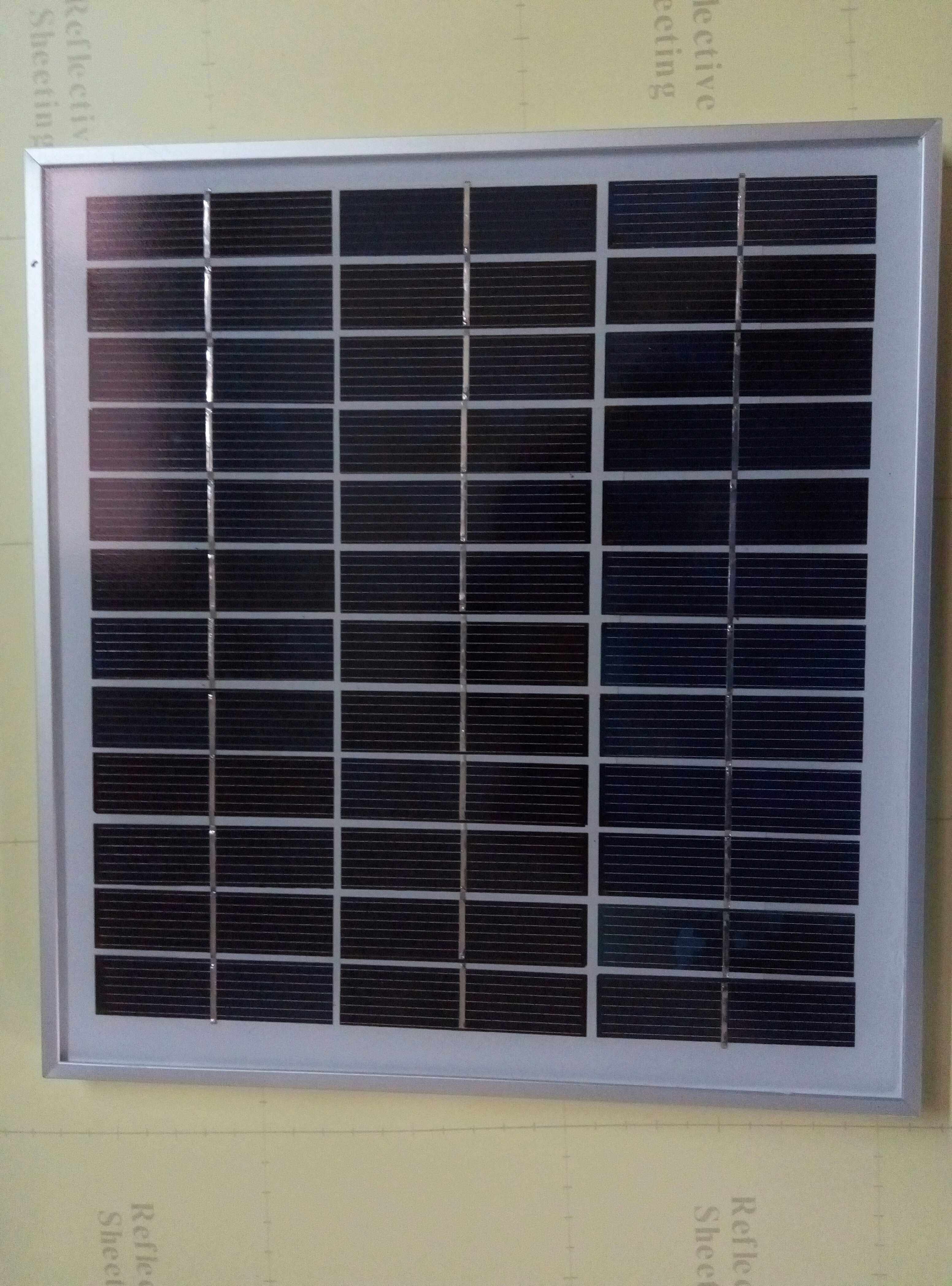 Solar flashing lights yellow flashing lights and other construction lights warning lights