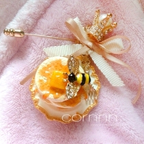 Cornnnn original handmade jewelry Crown bee with maple butter muffin brooch macaroons bag hanging