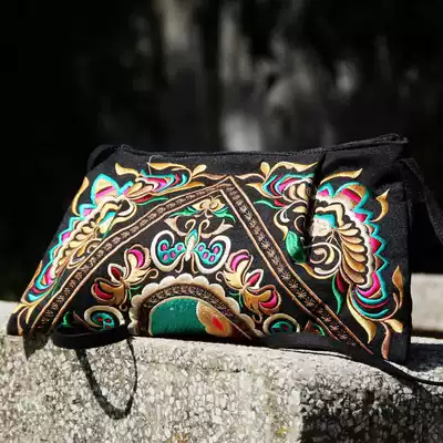 New women's shoulder bag ethnic style embroidered bag double-sided embroidered retro satchel bag portable shoulder bag casual bag