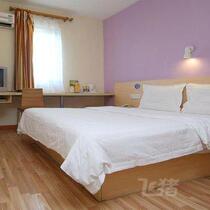 7 Days Hotel chain hotel · Hengyang Railway Station Square store Ali exclusive bed room
