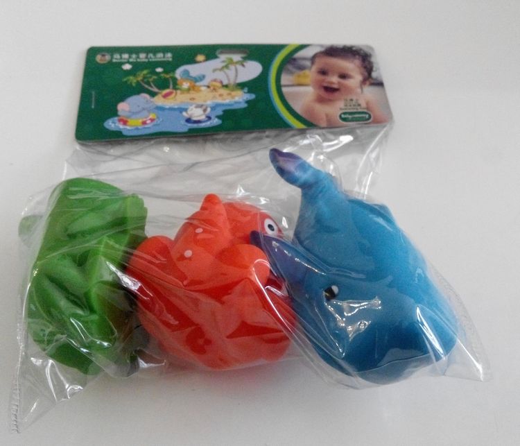 Dr. Ma's dramatic water toy bathing swimming early to teach puzzle toy animals can spray water