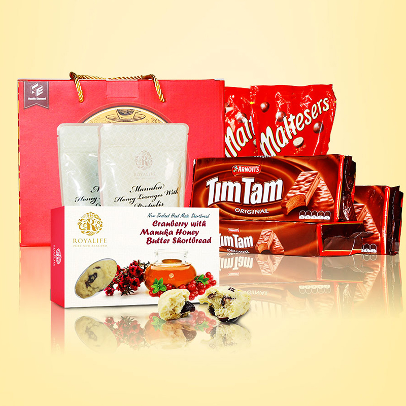 新西兰大Buy年之timtam+蔓越莓曲奇+麦丽素+蜂胶糖零食伴手礼盒子