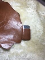 Genuine cuir fait main de cuir machine zippo couverture en cuir dagneau en cuir dagneau en cuir dagneau fin de recouvrement pour empêcher le broyage