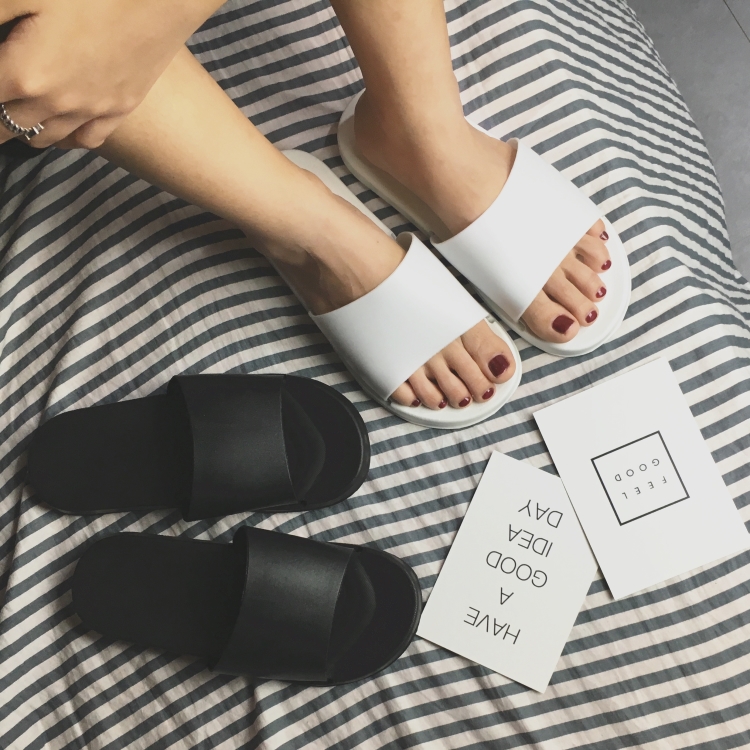 Korean ulzzang students solid color slippers for men and women with Harajuku simple couple slippers home indoor slippers