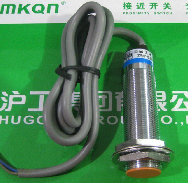 China's Shanghai workers close to switch LJ12A3-4-Z DX 4MM inductive DC second-line normally closed M12