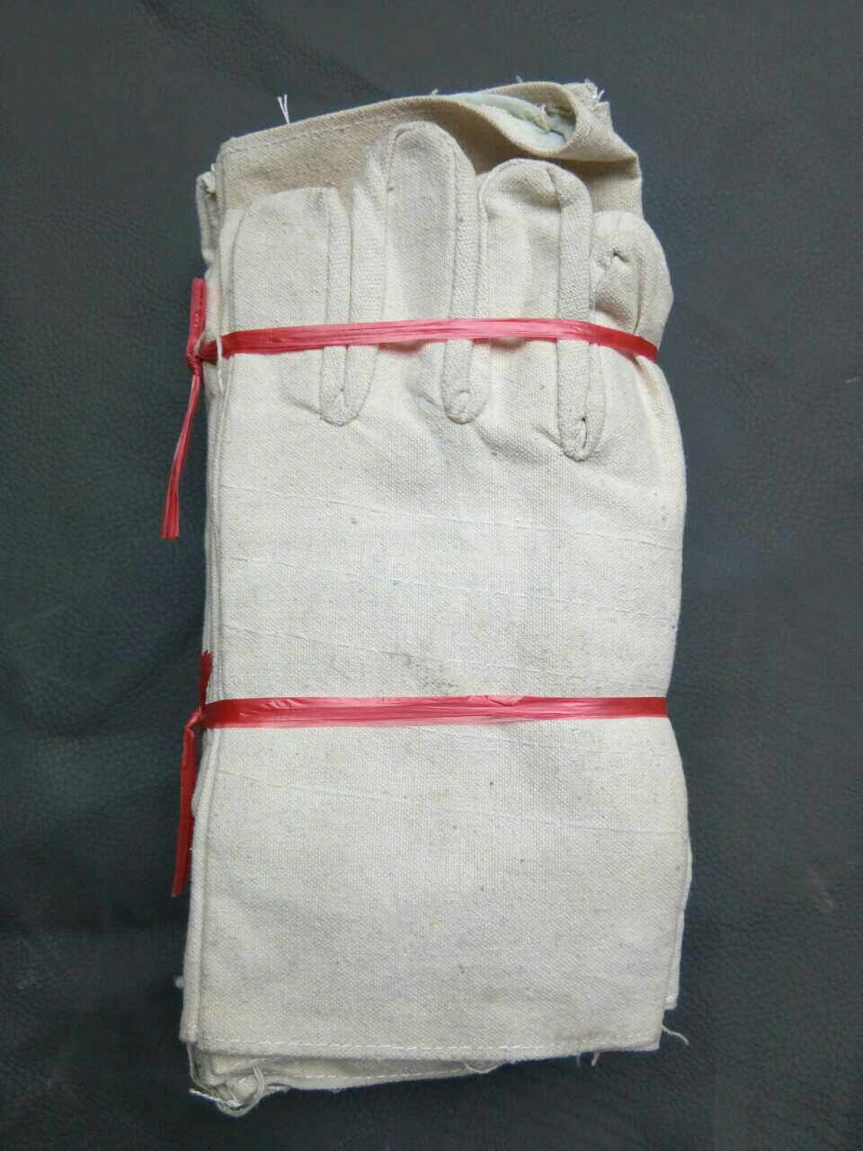 Canvas Gloves HIGH TEMPERATURE RESISTANT GLOVES PROTECTION GLOVES BRUSH PITCH OIL FOR GLOVES ELECTRIC WELDED GLOVES DOUBLE LAYER THICKENED GLOVE