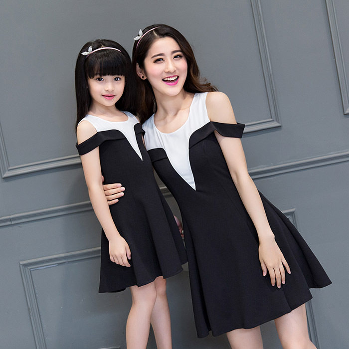Parent-child summer dress mother-daughter Korean version Hepburn style small black dress women slim body off-the-shoulder patch dress girl princess skirt