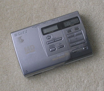 SONY MZ-F40 MD Walkman player (with FM AM radio)