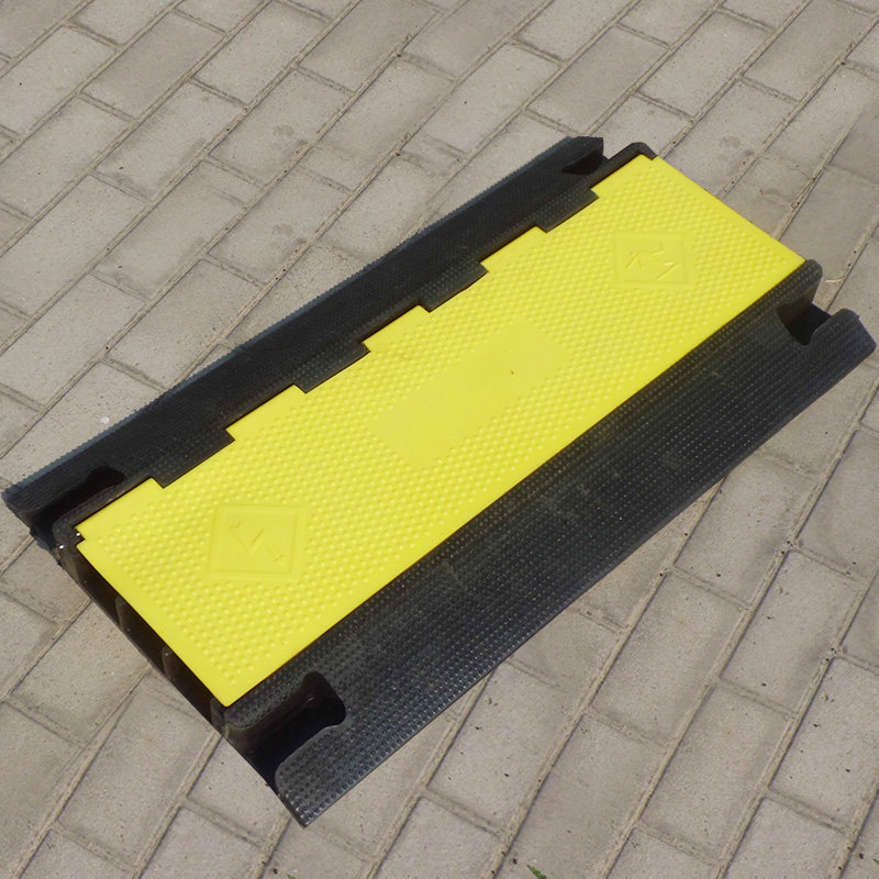 PV big three-hole wire groove deceleration belt wire groove plate rubber wire groove stage laying plate string wire plate deceleration plate through the wire groove