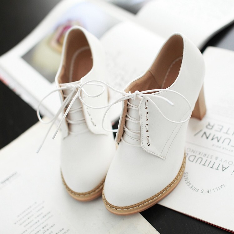 Autumn and Winter British Style Women's Shoes, Thick Heel High Heels, Brogue Oxford Shoes, Preppy Patent Leather White Lace-Up Small Leather Shoes