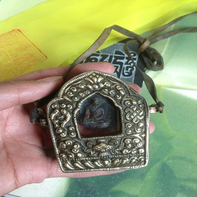 Nepalese handmade traditional Buddhist shrine style imitation old Gawu rub amulet Gawu box magic vessel