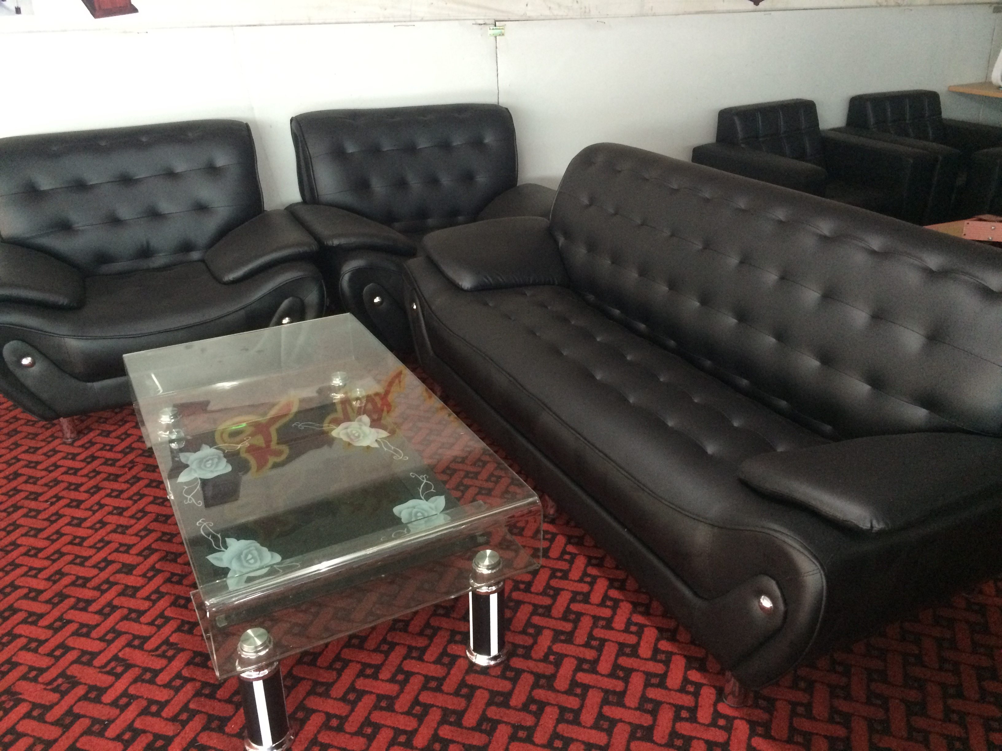 Купить Диван для посетителей 深圳办公家具 办公皮沙发皮艺沙发休闲时尚客厅沙发接待组合沙发 Mega office