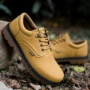 Xu hướng mùa xuân và mùa hè Giày dép nam công cụ giày sneaker nam đẹp