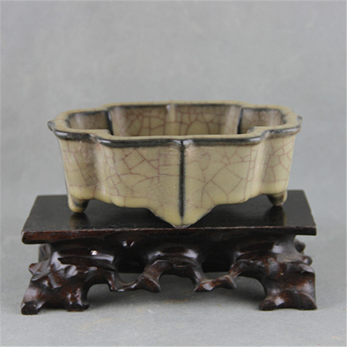 Song Guan Kilo Open Sheet Purple Mouth Iron Quadro Foot Square Wash Pen Wash High-end Imitation Antique Porcelain Retro Swing Piece Collection Ancient Play