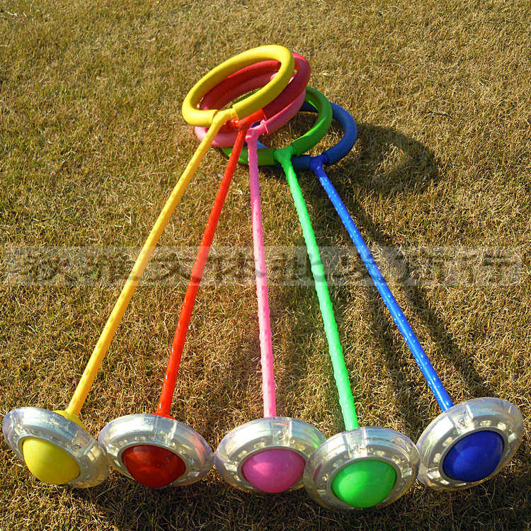 Flash jumping foot force ball jump jumping ball jumping ring jumping circle QQ show dance children's toy batch send sponge set