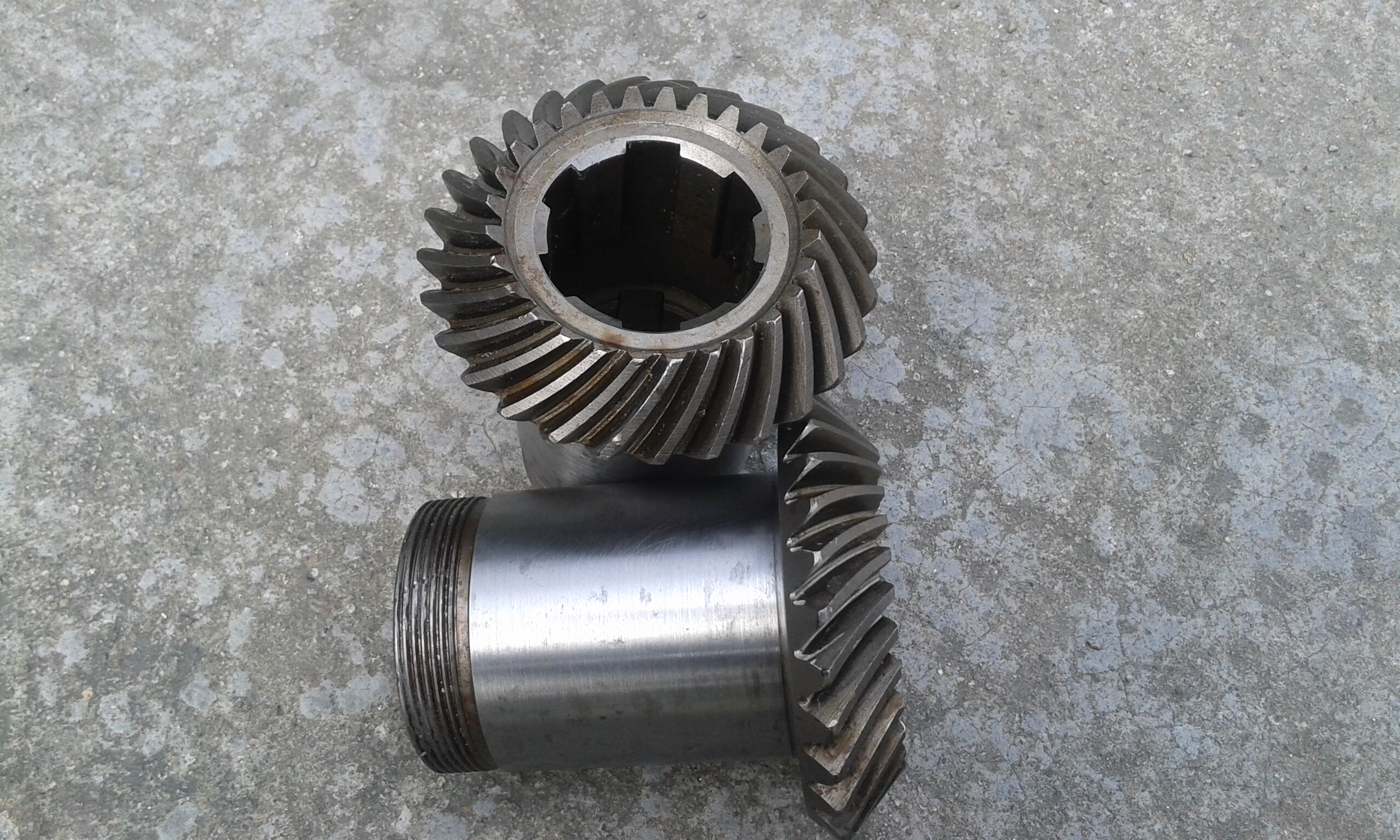 Machine tool accessories Chongqing Machine Tool Factory Y3150E Y3180H hobbing machine spiral bevel gear teeth number 28 28