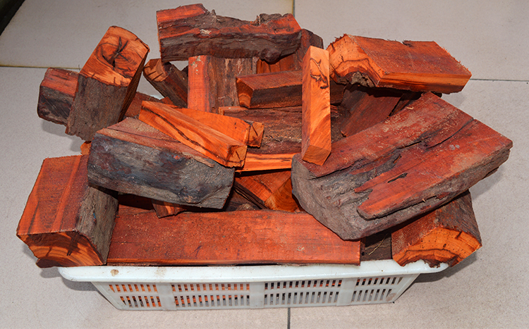 RMB15  special price 2 catty light sandalwood 1 Coolulu small leaf purple sandalwood Sandalwood Leftover stock Diy leftovers red wood stock