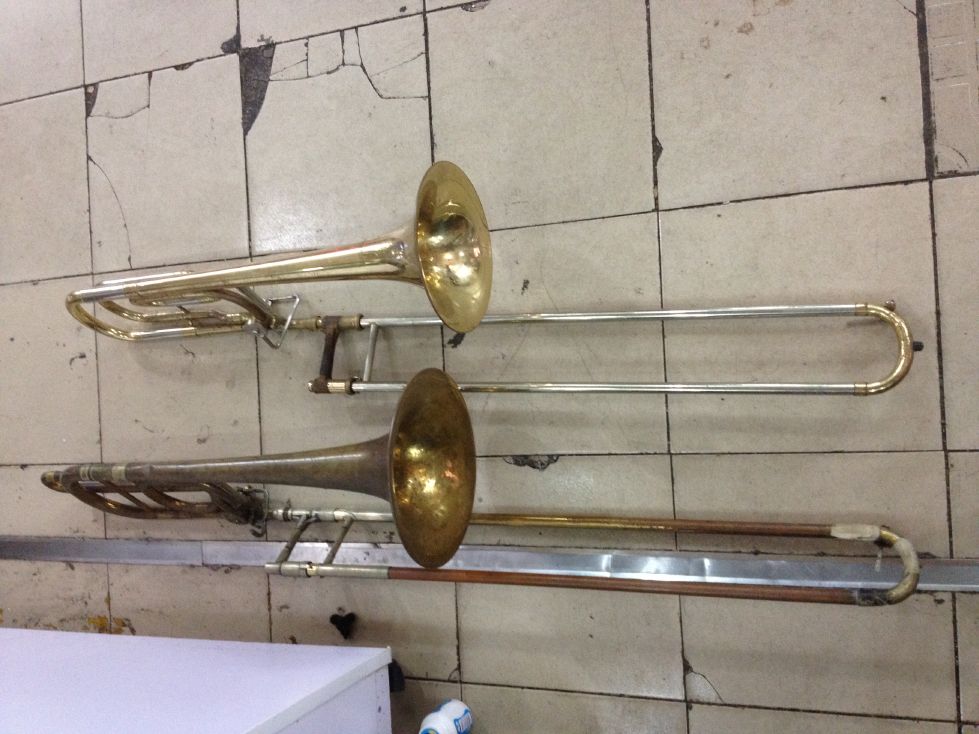 Second hand instrument Long number of medium sound length tenor trombone instrument Prop Decorations Decoration