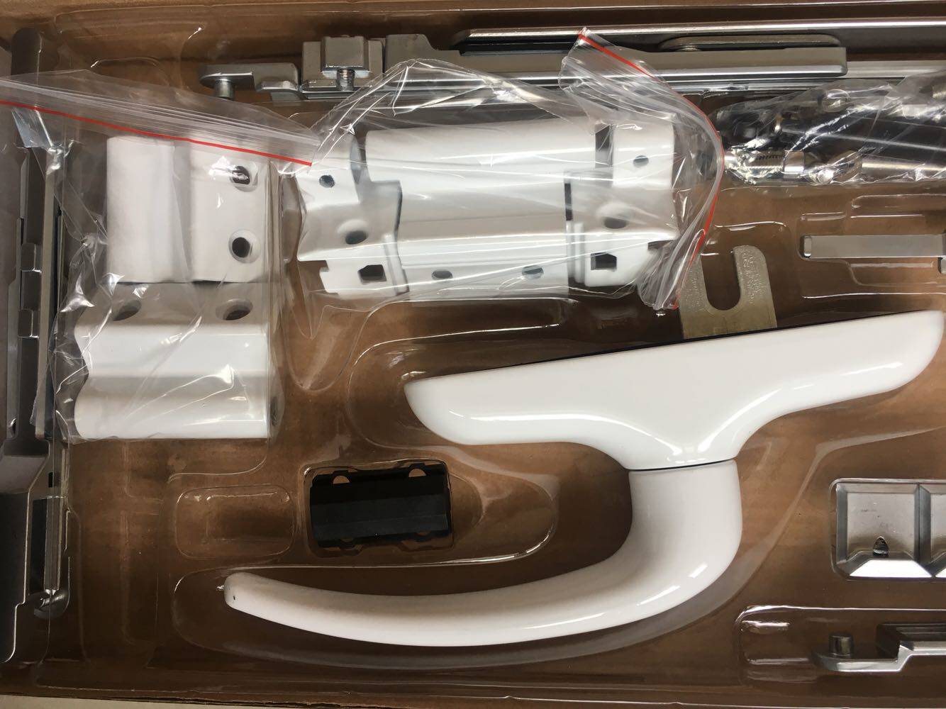 Nuotuo brand inside open inside inverted bridge Aluminum casement window modified window hardware Aluminum alloy casement hanging window accessories lock