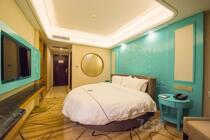 Guilin Taoli Hotel Moon Round Bed Room