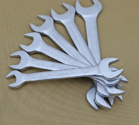 Guana opens the wrench of Taiwan with double heads wrench 6-7-8-9-10-11-12-13-14-15-16-17-32