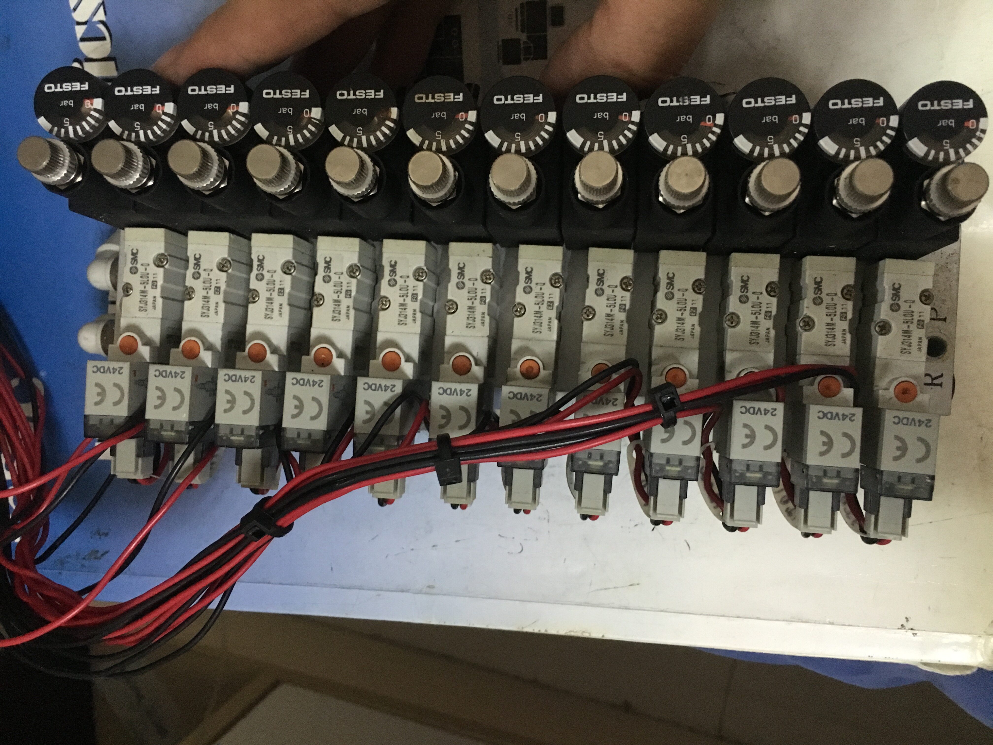 SMC Spot 12 position with row solenoid valve SYJ314M-5LOU-Q with FESTO pressure regulation valve LRMA-M5-QS-4-Taobao