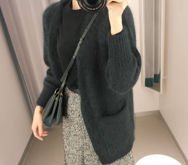 w091 Korean women's V-neck commuting unbuttoned long-haired mink velvet warm mid-length autumn and winter women's sweater jacket