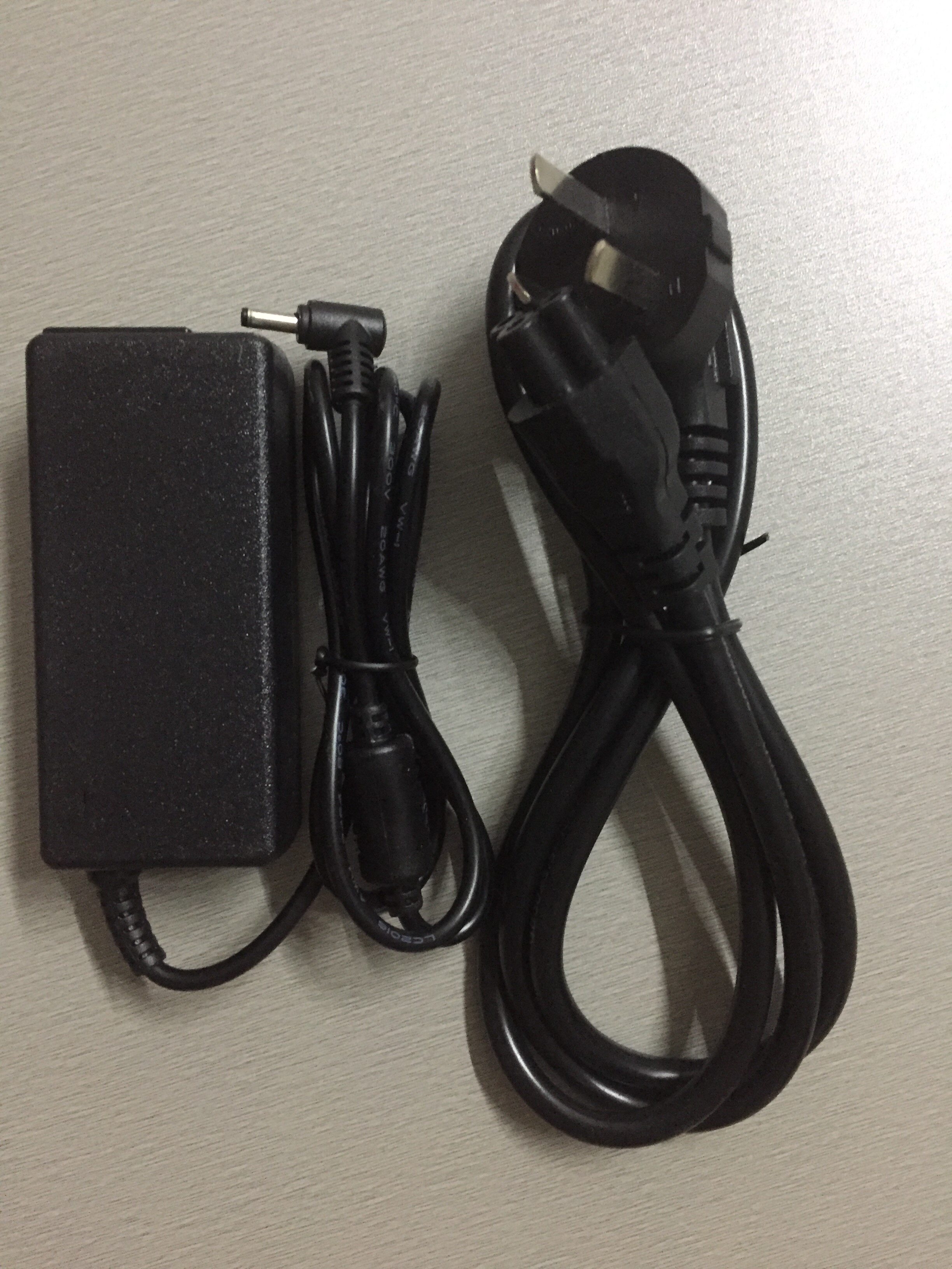 Suitable for NOKIANOKIA LUMIA2520 charger power supply adapter 20V 1 5A ac-300