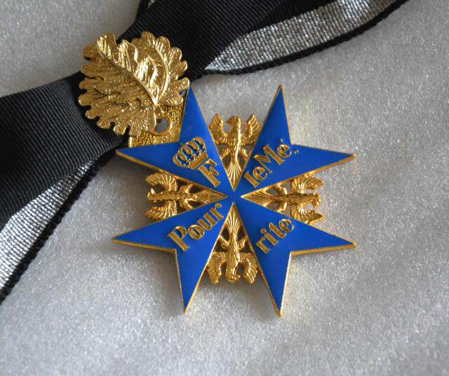 High - grade collection of German gold and rubber blue Max Medal - Prussian Gold Oak Merit