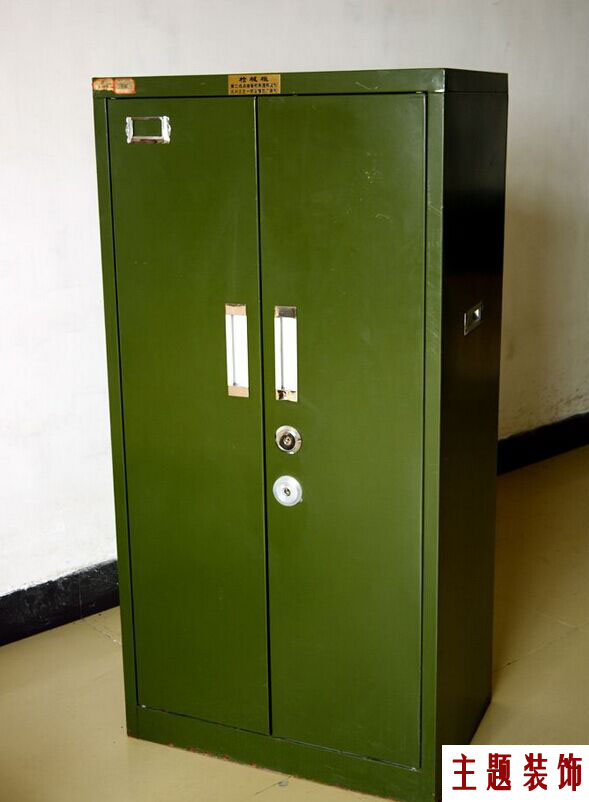 A very nice Wehrmacht Green Display Cabinet Bar Decor (themed items for sale)