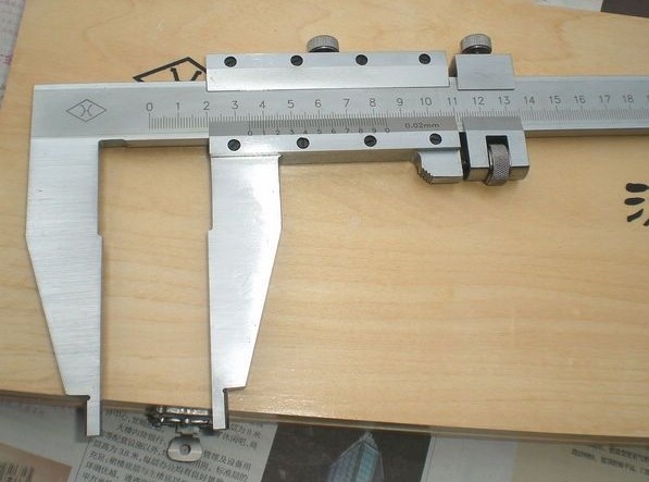 Authentic Vernier Caliper 0-1000mm Digital Graphics Caliper Depth Caliper