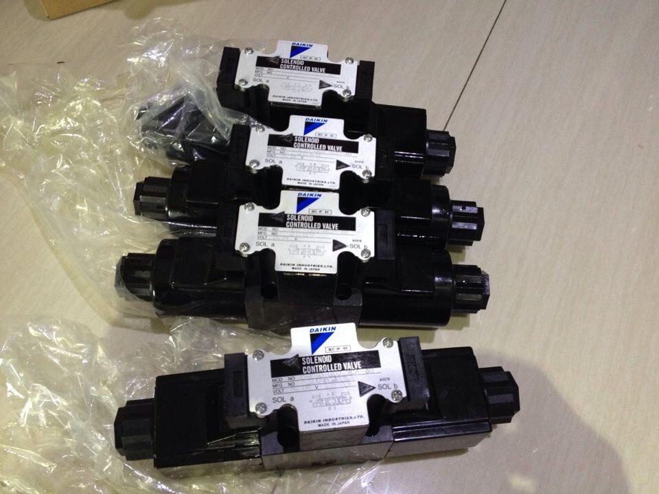 New Japan Daikin solenoid valve KSO-G02-2DP-30-CL C-KSO-G02-2DP-30-CL