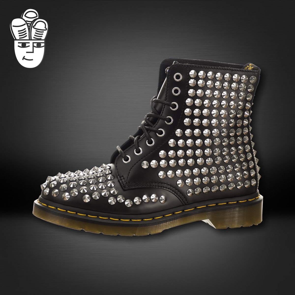 Dr. Martens Spike 马丁大夫经典八孔男子漆皮马丁靴  时尚铆钉