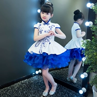 Cô gái Trung Quốc trang phục dạ hội trẻ em catwalk phong cách Trung Quốc màu xanh và trắng sứ guzheng trang phục cô gái váy công chúa sườn xám váy công chúa cho bé